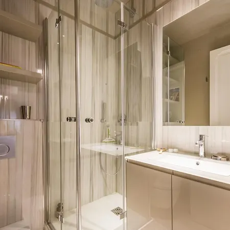 Four Saint Germain - Elegant & Spacious 3 Bdr In The Heart Of Saint Germain Daire