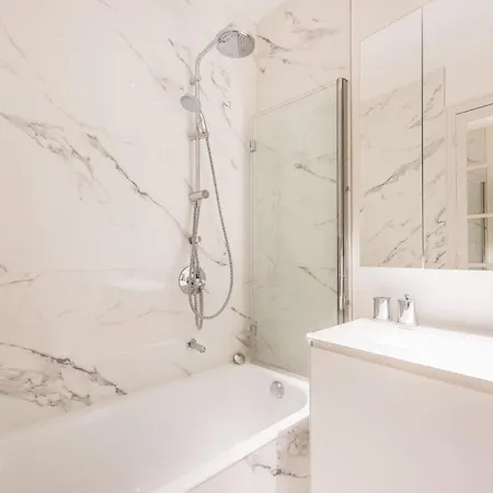 Four Saint Germain - Elegant & Spacious 3 Bdr In The Heart Of Saint Germain Daire